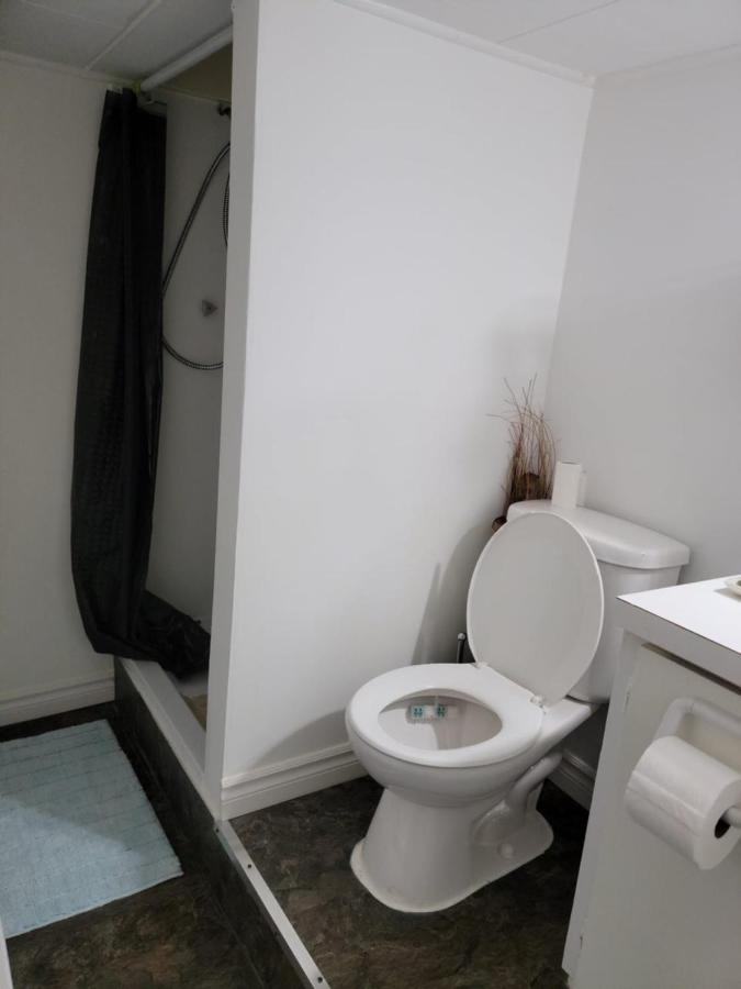 Lower Level Apt 6Ft High Close To Hwy Netflix Wifi Apartment Edmundston Exterior photo