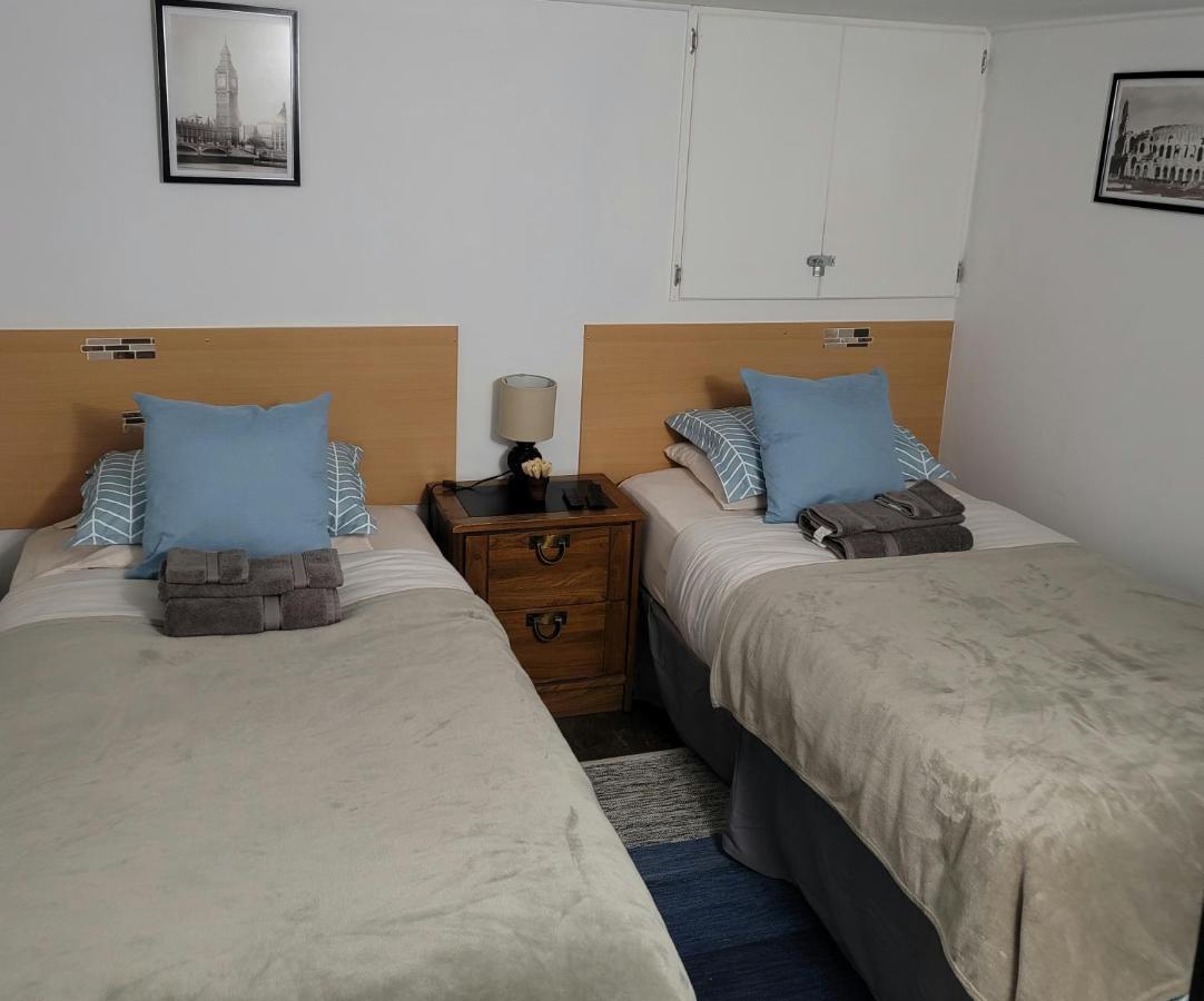 Lower Level Apt 6Ft High Close To Hwy Netflix Wifi Apartment Edmundston Exterior photo